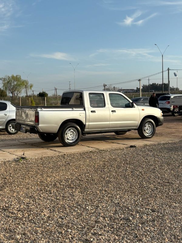 Nissan Frontier foto 4