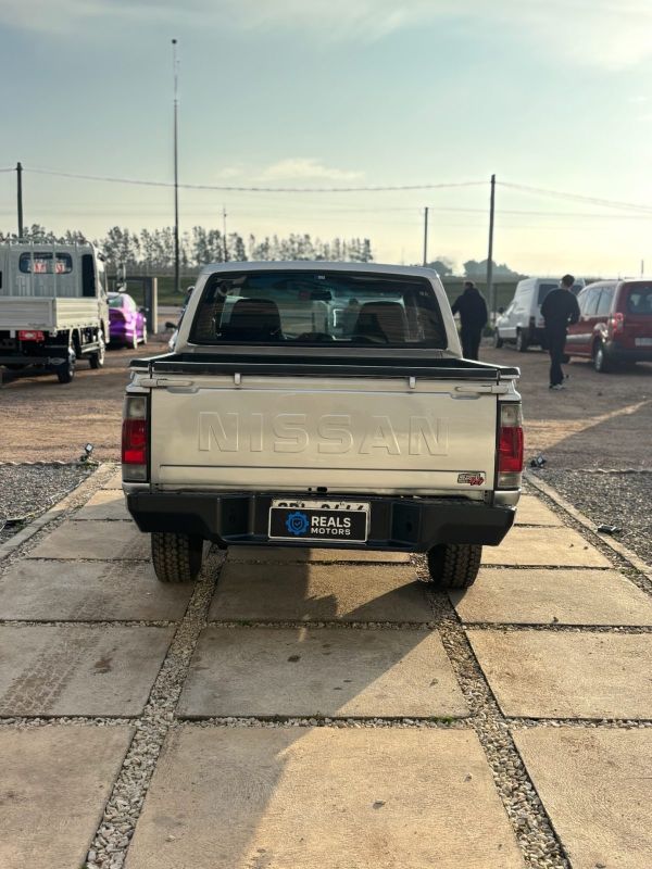 Nissan Frontier foto 5