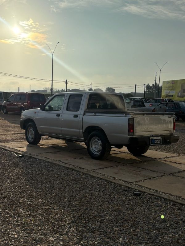 Nissan Frontier foto 6